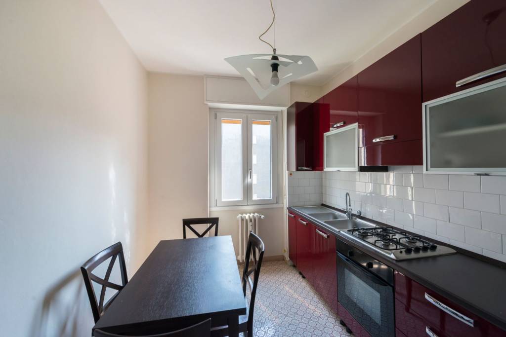 appartamento in vendita a Milano in zona Lorenteggio