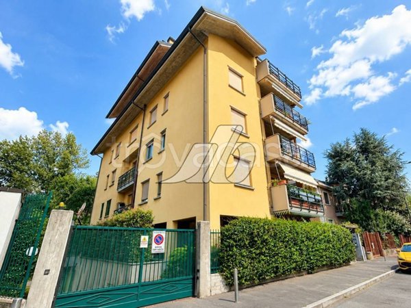 appartamento in vendita a Milano in zona Niguarda