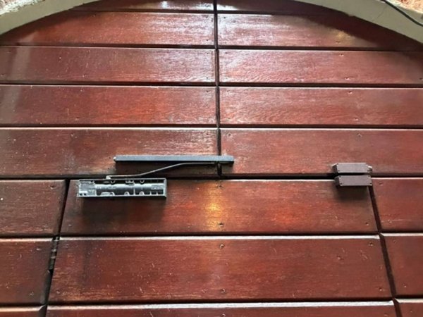 casa indipendente in vendita a Milano in zona Sant'Ambrogio
