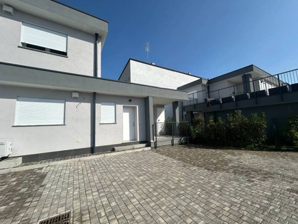 appartamento in vendita a Milano in zona Barona