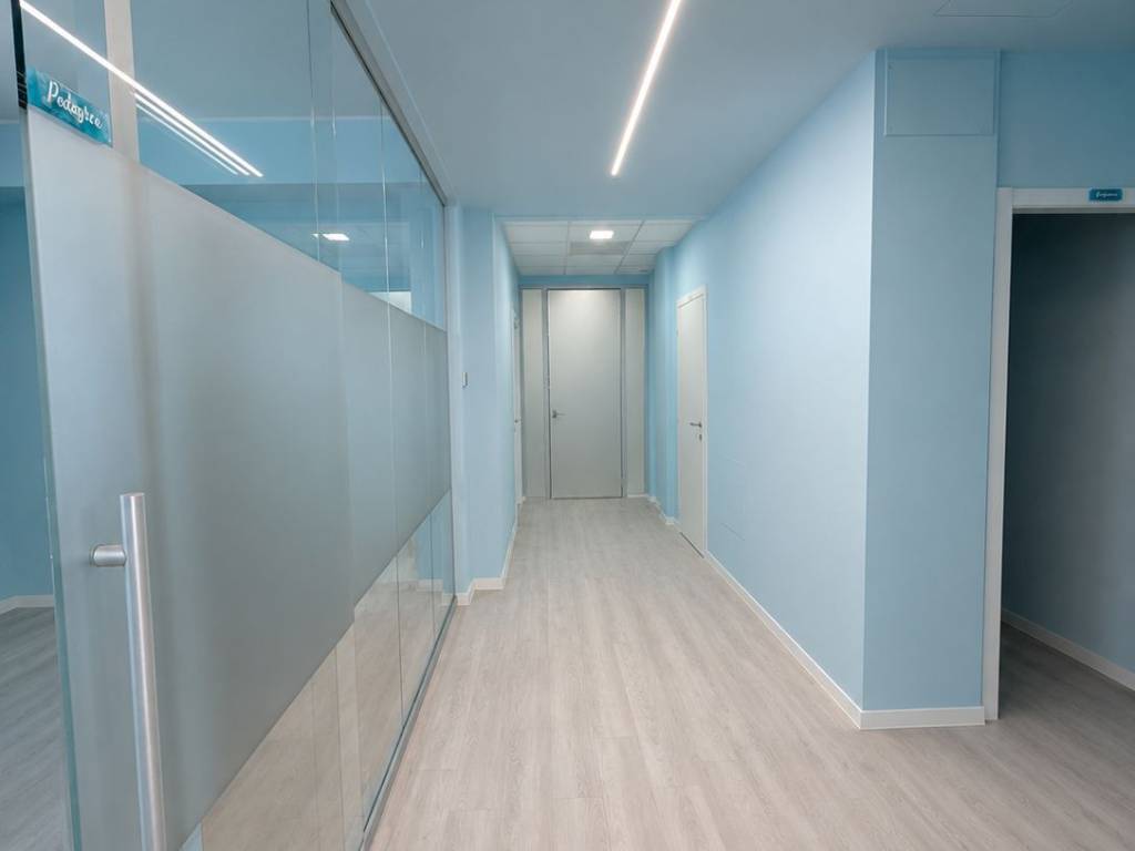locale commerciale in vendita a Milano in zona Bruzzano