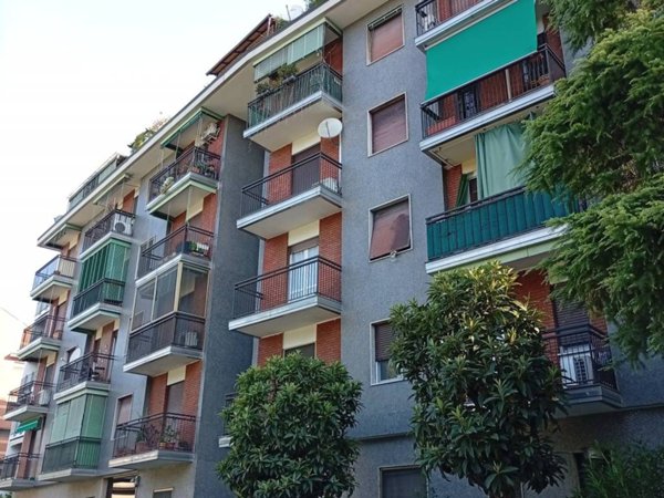 appartamento in vendita a Milano in zona Vigentino