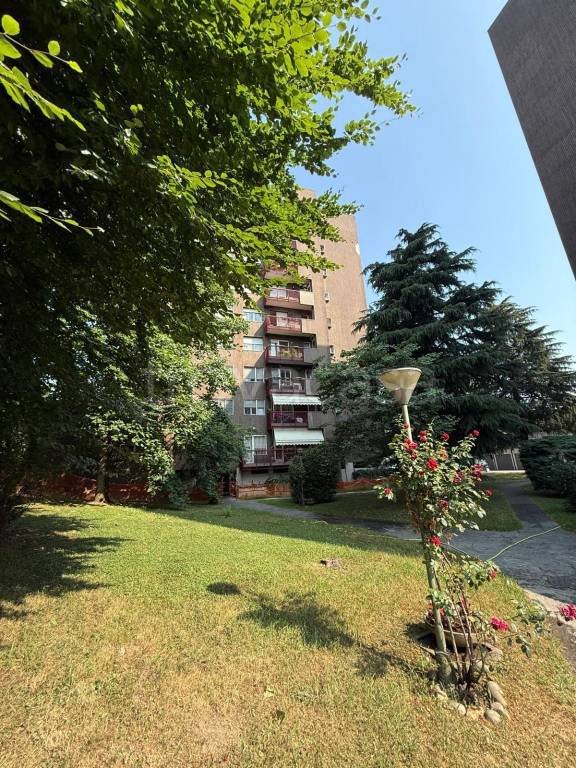appartamento in vendita a Milano in zona Forlanini