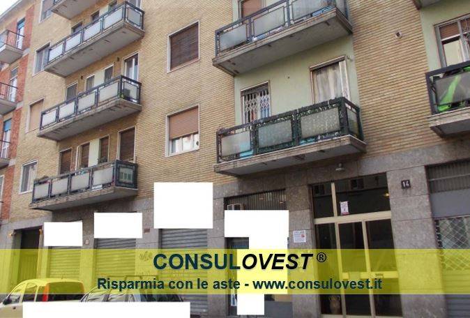negozio in vendita a Milano in zona Stadera