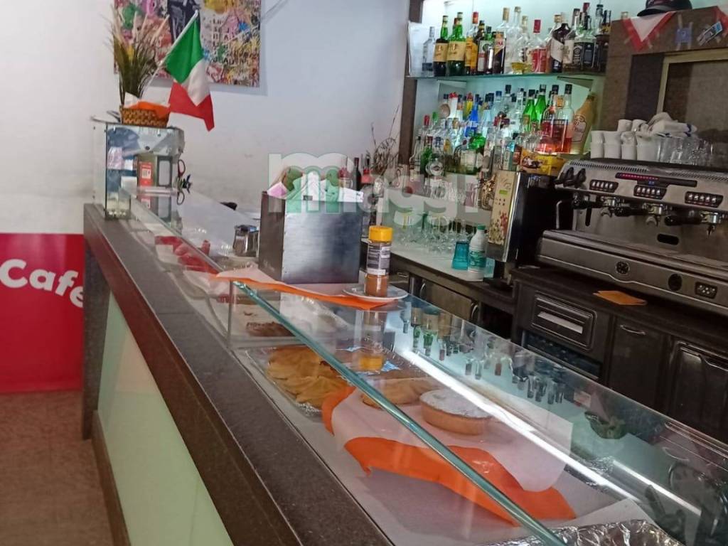 negozio in vendita a Milano in zona Isola