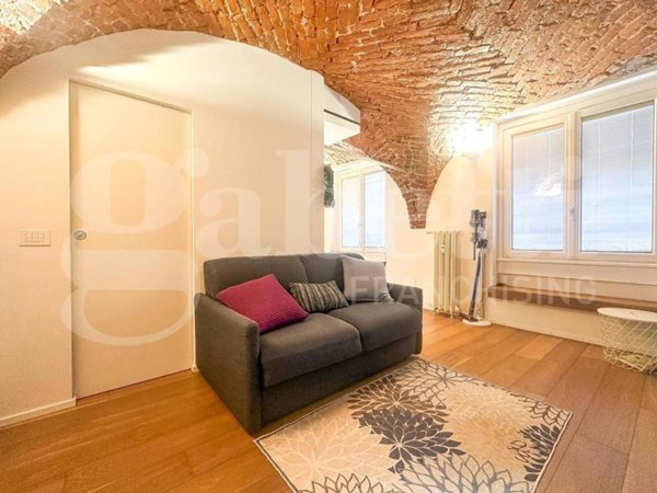 appartamento in vendita a Milano in zona Sant'Ambrogio
