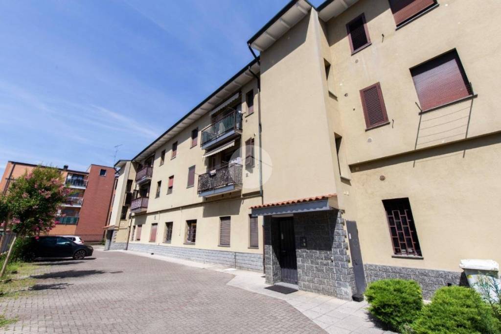 appartamento in vendita a Milano in zona Baggio