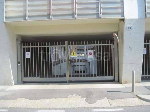 appartamento in vendita a Milano in zona Isola