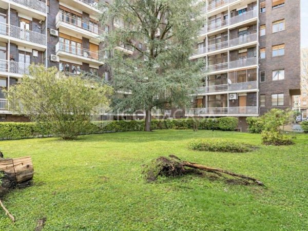 appartamento in vendita a Milano in zona Bocconi