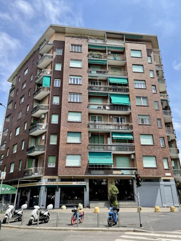appartamento in vendita a Milano in zona Porta Genova