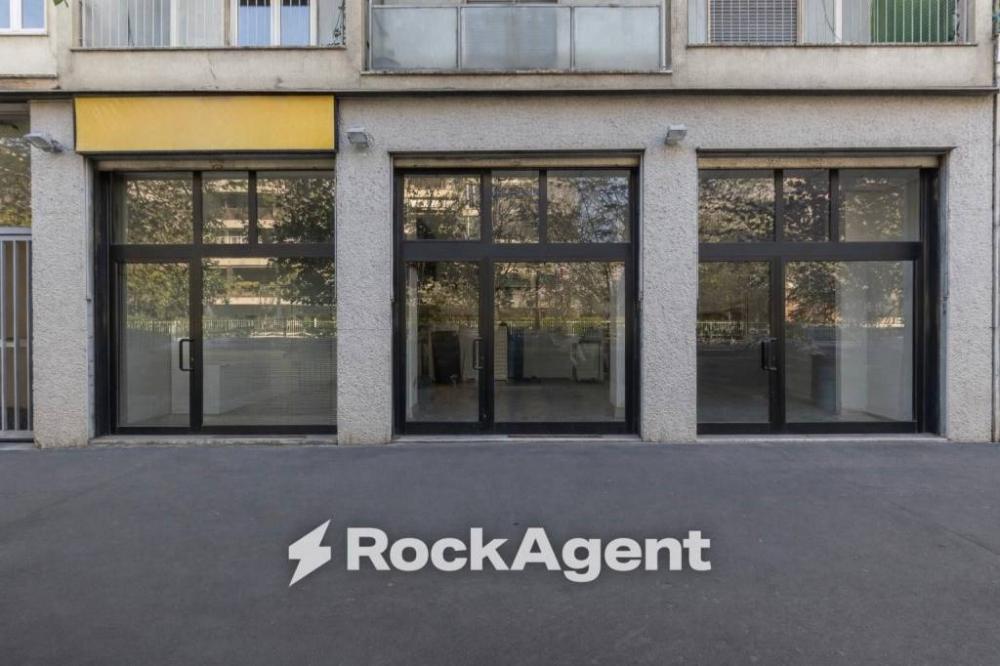 negozio in vendita a Milano in zona Ghisolfa