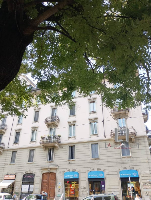 appartamento in vendita a Milano in zona XXII Marzo