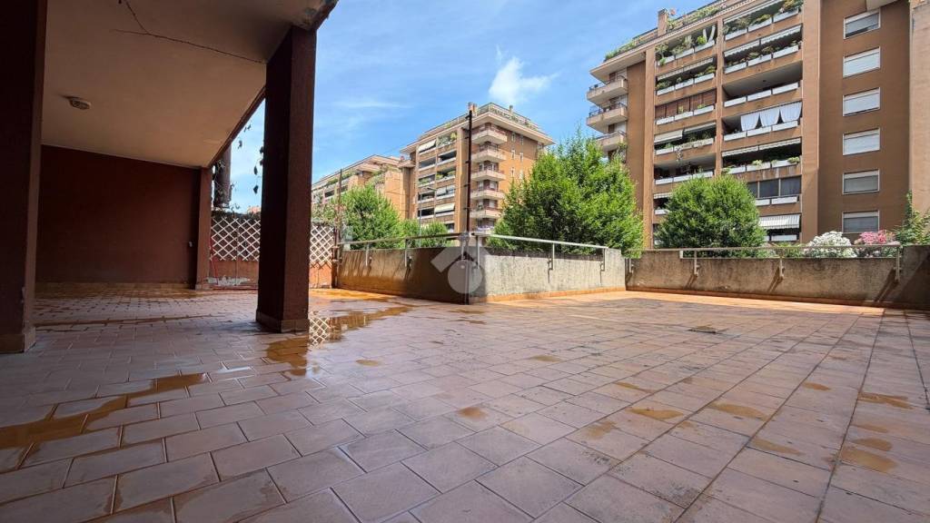 appartamento in vendita a Milano in zona Adriano