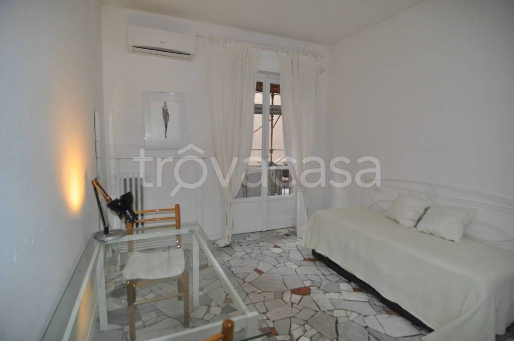 appartamento in vendita a Milano in zona Lorenteggio
