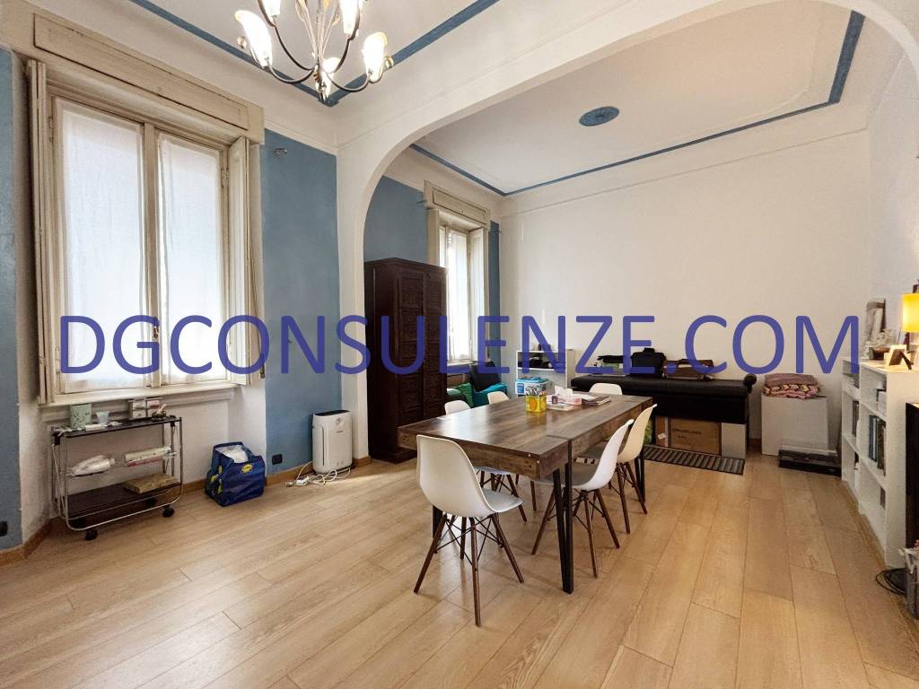 appartamento in vendita a Milano in zona Corsica