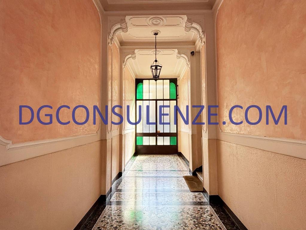 appartamento in vendita a Milano in zona Corsica