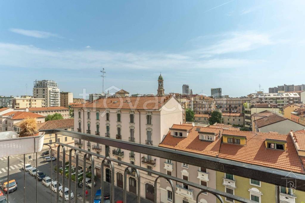 appartamento in vendita a Milano in zona Piazzale Lodi