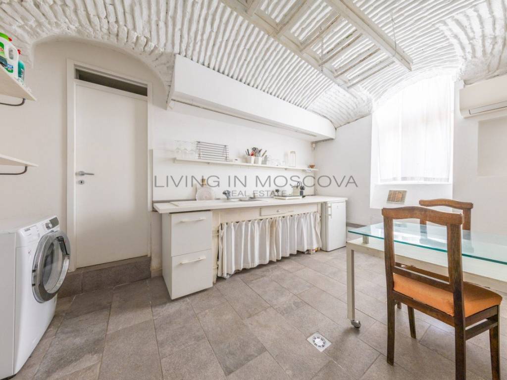 appartamento in vendita a Milano in zona Porta Garibaldi