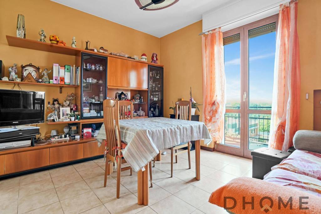 appartamento in vendita a Milano in zona Santa Giulia