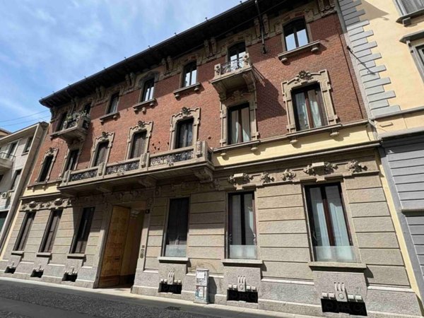 appartamento in vendita a Milano in zona Porta Genova