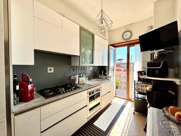 appartamento in vendita a Milano in zona Lorenteggio