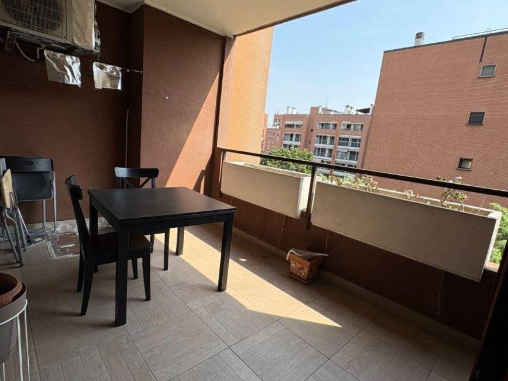appartamento in vendita a Milano in zona Adriano