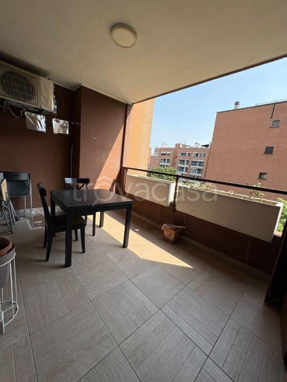 appartamento in vendita a Milano in zona Adriano