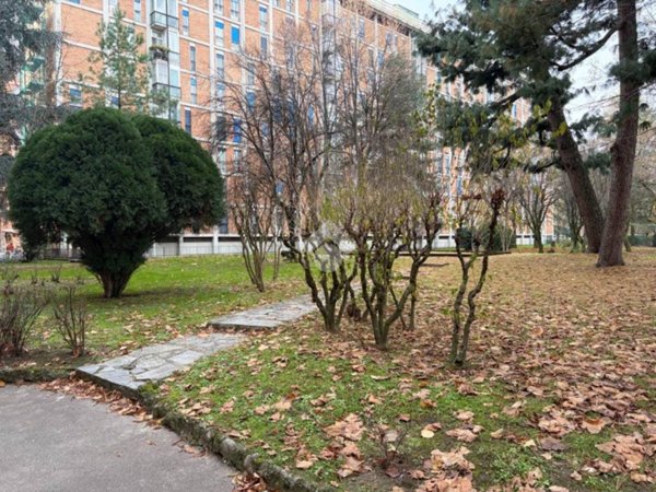 appartamento in vendita a Milano in zona Gallaratese