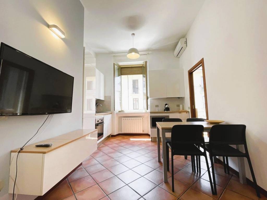 appartamento in vendita a Milano in zona Tibaldi
