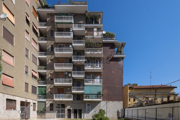 appartamento in vendita a Milano in zona Stadera