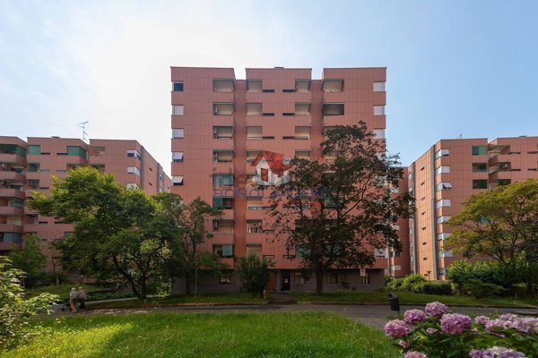 appartamento in vendita a Milano in zona Gallaratese