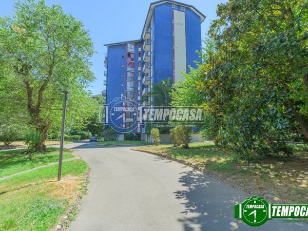 appartamento in vendita a Milano in zona Baggio
