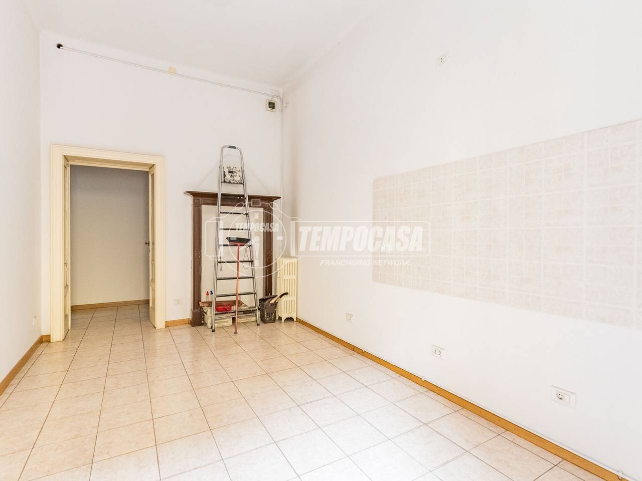 appartamento in vendita a Milano in zona Farini