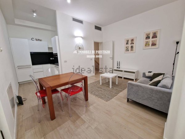 appartamento in vendita a Milano in zona De Angeli