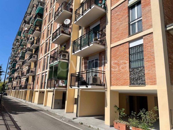 appartamento in vendita a Milano in zona Gallaratese