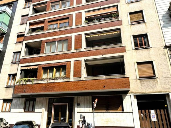 appartamento in vendita a Milano in zona Cinque Giornate