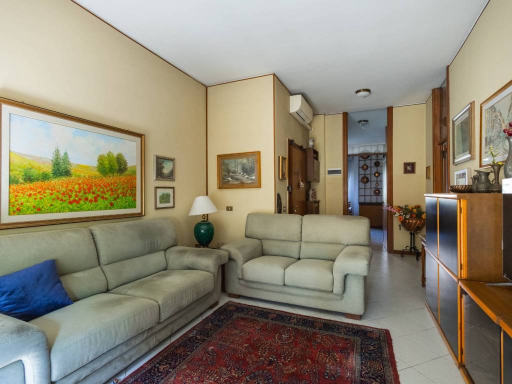 appartamento in vendita a Milano in zona Bande Nere