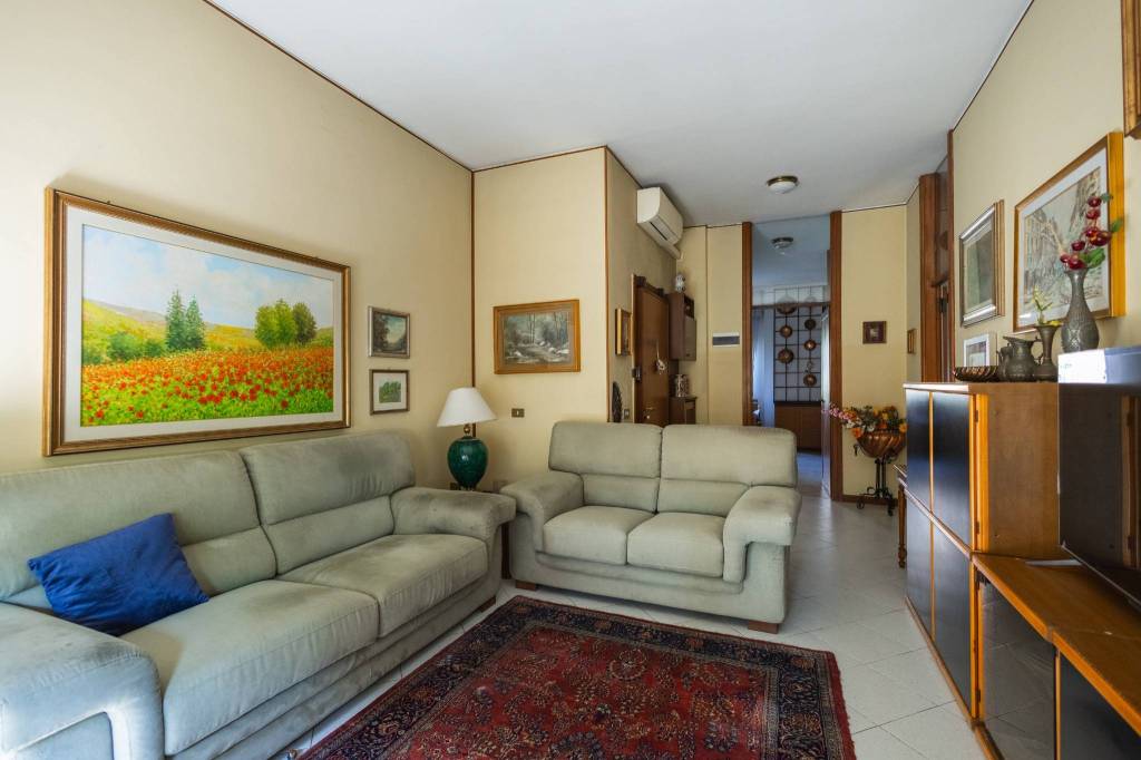 appartamento in vendita a Milano in zona Bande Nere