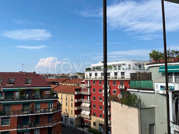appartamento in vendita a Milano in zona De Angeli
