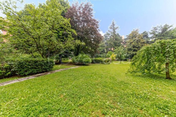 appartamento in vendita a Milano in zona Baggio