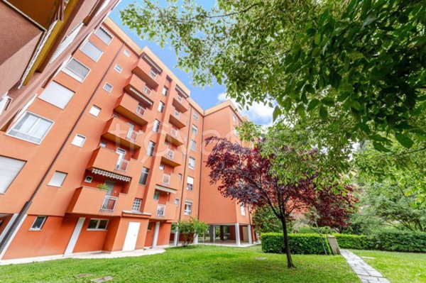 appartamento in vendita a Milano in zona Baggio