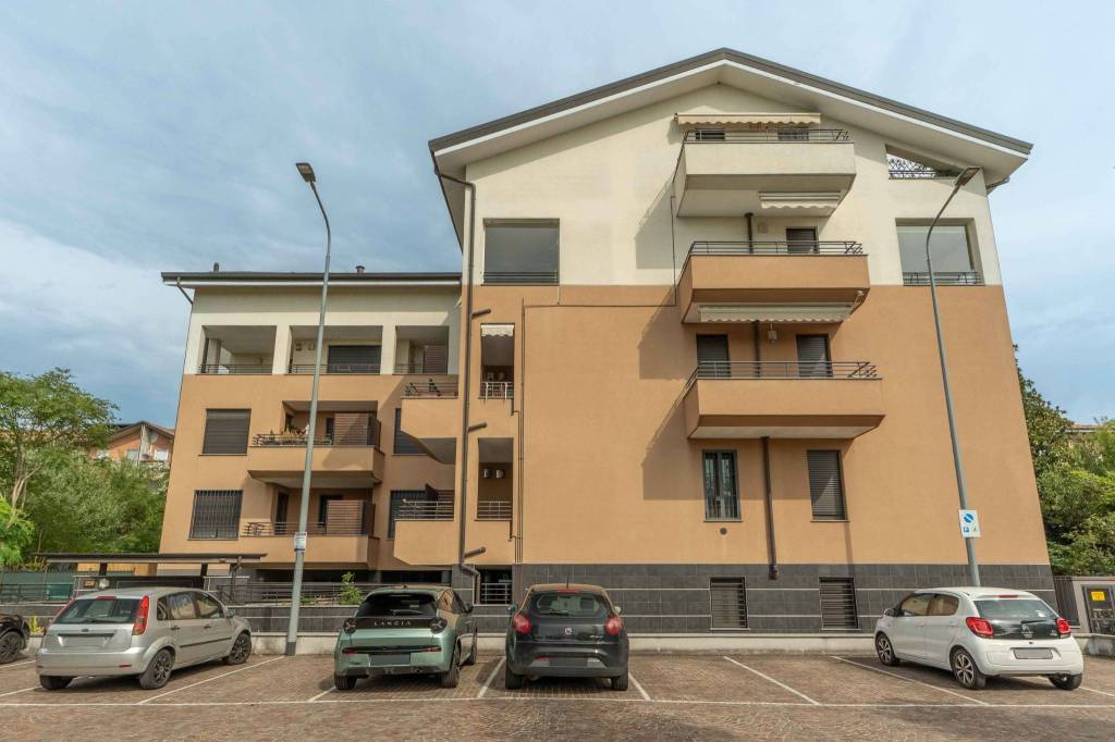 appartamento in vendita a Milano in zona Chiesa Rossa