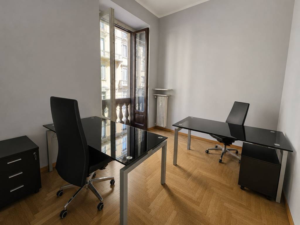 appartamento in vendita a Milano in zona Cadorna