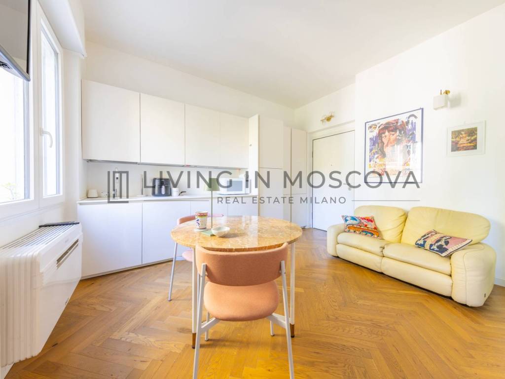 appartamento in vendita a Milano in zona Porta Nuova