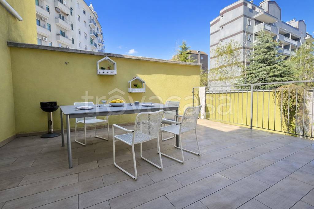 appartamento in vendita a Milano in zona Bovisa