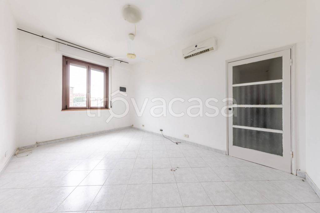 appartamento in vendita a Milano in zona Vigentino