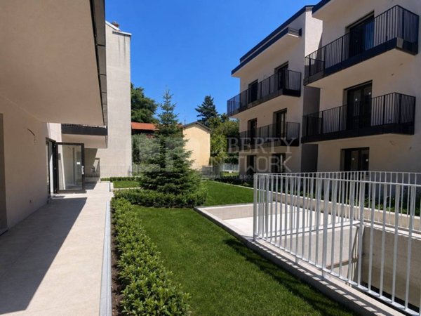 appartamento in vendita a Milano in zona Baggio