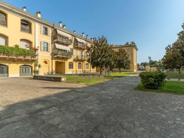 appartamento in vendita a Milano in zona Famagosta