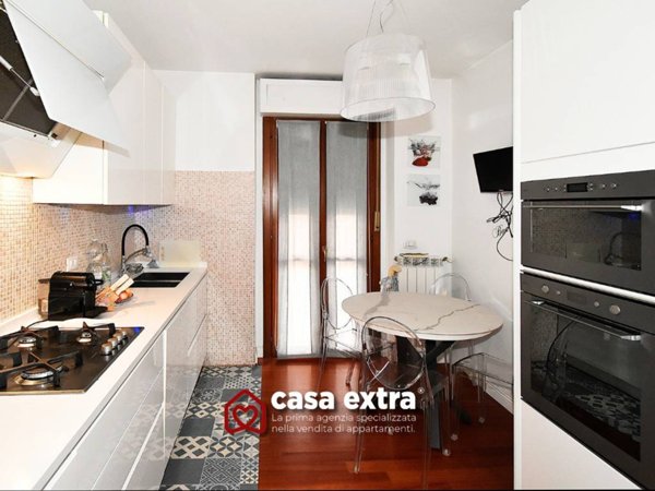 appartamento in vendita a Milano in zona Lorenteggio