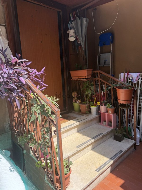 appartamento in vendita a Milano in zona Lorenteggio